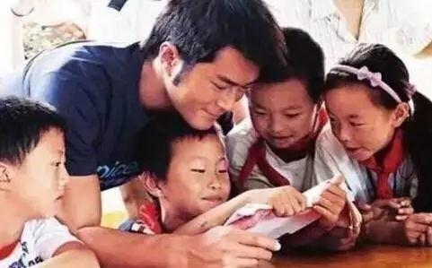 娱乐圈扒爷爆料事件,揭秘明星背后的惊人真相