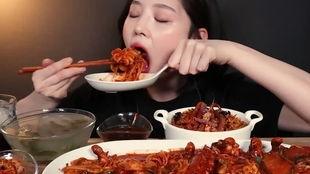 韩国明星吃辣椒海鲜,韩国明星的美食挑战之旅