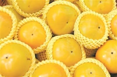 吃哈密瓜和柿子,营养与口感的双重享受