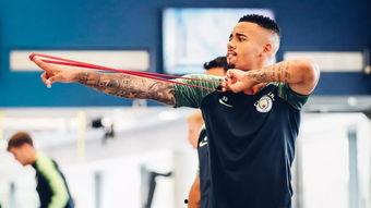 肖杰上大号吃瓜,揭秘网络红人的日常生活